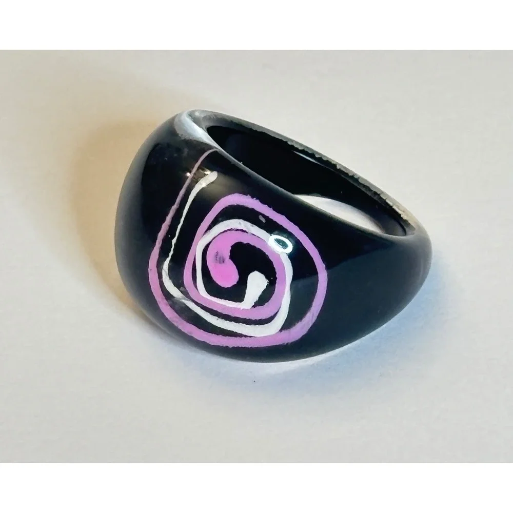 Vintage 90s Acrylic Dome Ring Black Pink White Swirl Chunky Resin Size 6.5 Retro